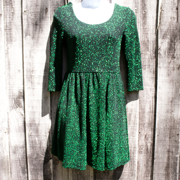 Modcloth Dresses & Skirts - Emerald Green Sparkles Dress stretchy 3/4 sleeve